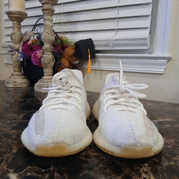 Yeezy Boost 350 V2 Bone Comfort/Athletic Shoes Size 6.5 Men/8 Women Runs Small G - Picture 2 of 9